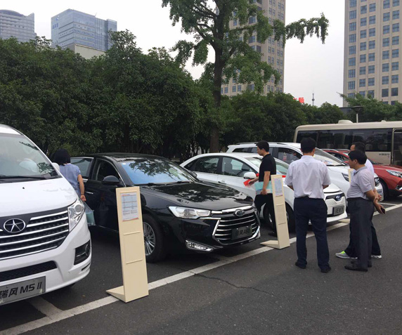 һ���γ�������������������������ͨ�ͳ�������������֣���ղ����й����ա����Ǳ����ݡ���ʿʩ�ֵ����㹩Ӧ�̴����μӻ��顣